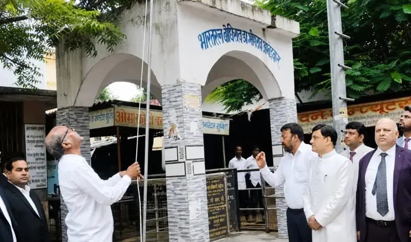 स्वतंत्रता दिवस पर डिस्ट्रिक्ट बार एसोसिएशन में गूंजा राष्ट्रप्रेम, संविधान और न्याय के मूल्यों का संदेश