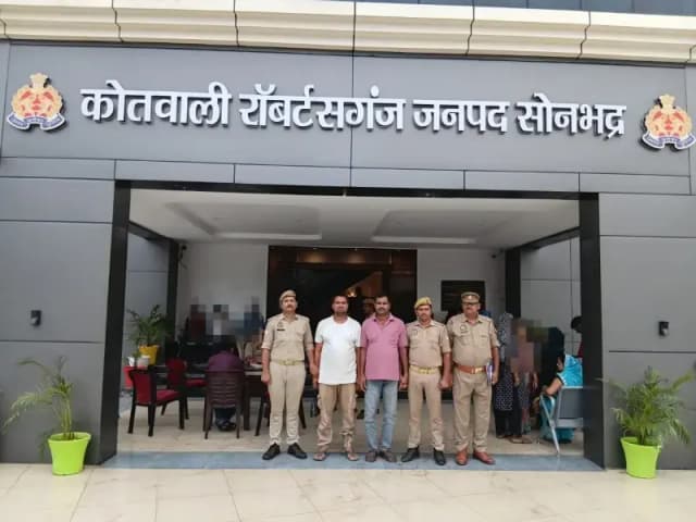 अपहृत मनोज कुमार पाण्डेय सकुशल बरामद, दो गिरफ्तार; कार व चार मोबाइल बरामद