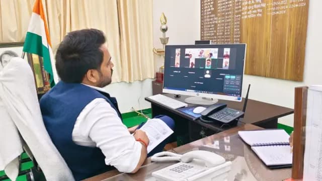 आकाशीय विद्युत और भारी वर्षा की संभावना, जिलाधिकारी ने जनपदवासियों से सतर्क रहने की अपील की