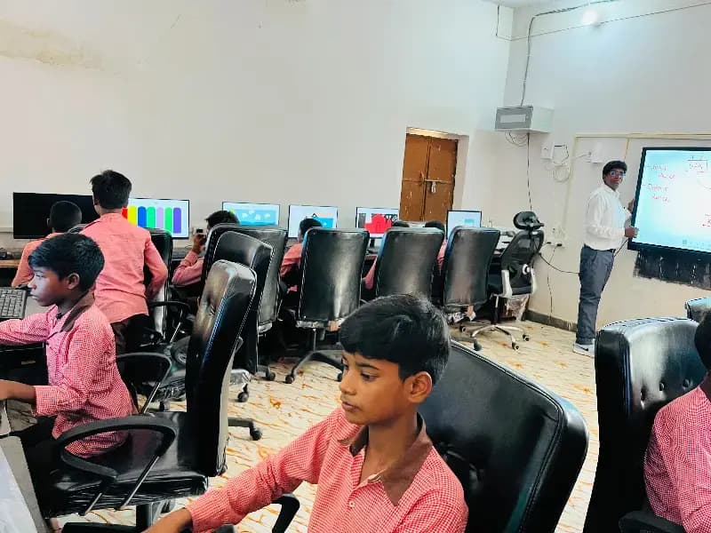 स्मार्ट क्लास और आईसीटी से बदल रहा सोनभद्र के विद्यालयों में पढ़ाई का स्वरूप