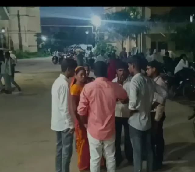 अज्ञात वाहन की टक्कर से बाइक सवार की मौत, पत्नी गंभीर