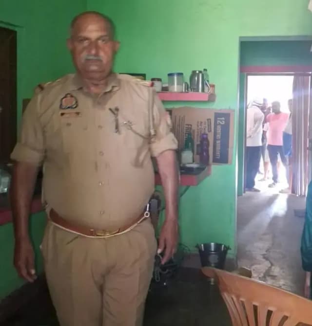 संदिग्ध परिस्थितियों में महिला ने घर के अंदर फांसी लगाकर दी जान,मचा सनसनी