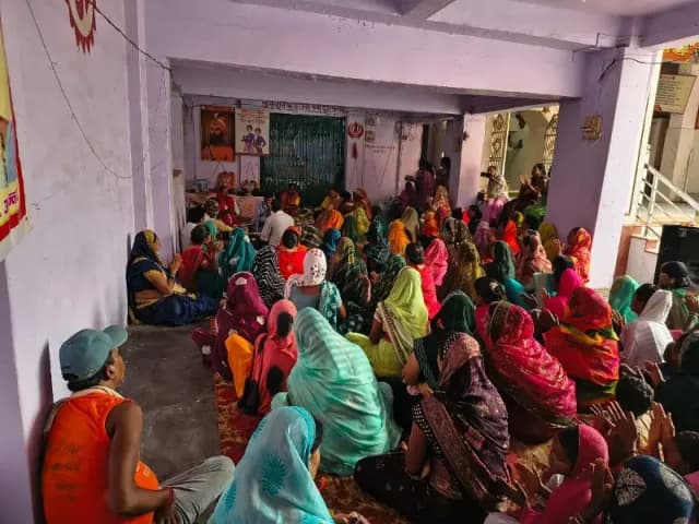 दुद्धी में शिव चर्चा के बीच मां दीदी नीलम आनंद का 74वां जन्मदिन धूमधाम से मनाया गया
