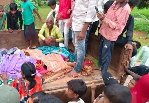 Sonbhadra News : अंतिम संस्कार के लिए श्मशान घाट ले जाने पर शव में हुई हलचल, वापस लेकर आए घर।