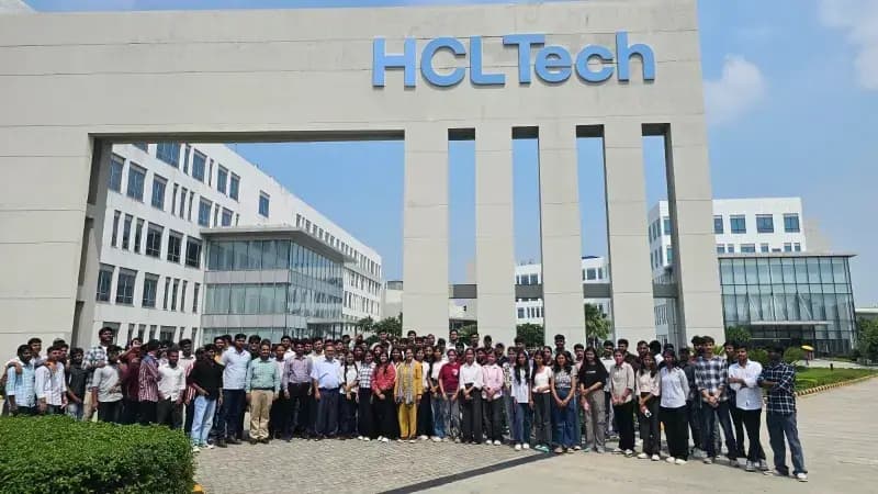राजकीय इंजीनियरिंग कॉलेज सोनभद्र के 120 छात्रों ने HCL Tech IT पार्क लखनऊ का किया औद्योगिक भ्रमण