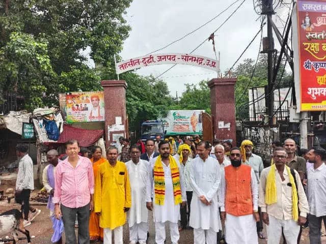 विश्व आदिवासी दिवस पर दुद्धी में भव्य कार्यक्रम प्रतिनिधिमंडल ने तहसील में राज्यपाल को भेजा ज्ञापन