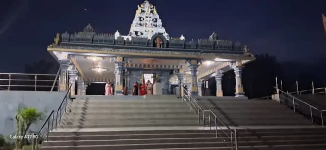 श्री पंचमुखी हनुमान मंदिर में दानपेटी का ताला तोड़कर चोरी