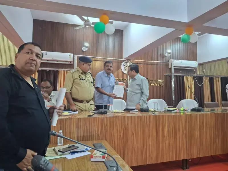 युवाओं को रोजगार, मरीजों को बेहतर इलाज और व्यापारियों को जीएसटी राहत की मांग