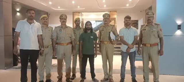 Sonbhadra crime:24 मुकदमों वाले इनामी अभियुक्त की गिरफ्तारी, एसओजी और रॉबर्ट्सगंज पुलिस की कार्रवाई