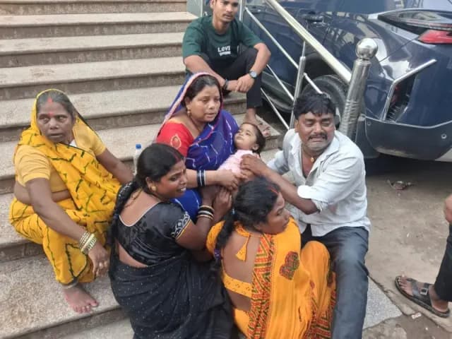 Sonbhadra crime: नेशनल हॉस्पिटल में दो वर्षीय मासूम की मौत, परिजनों ने लगाया इलाज में लापरवाही का आरोप