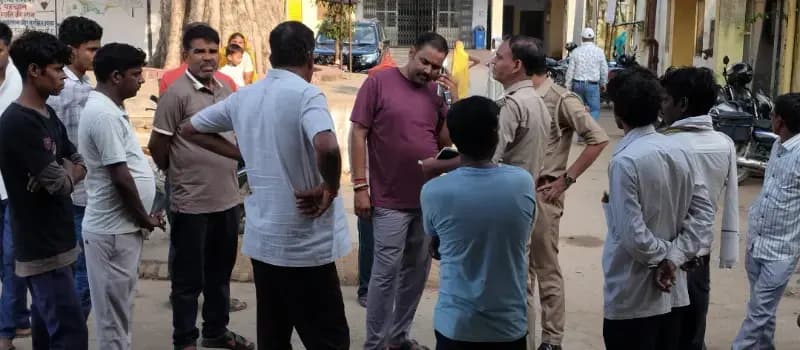 खेत में विवाद के बाद मजदूर पर कुल्हाड़ी से हमला, 65 वर्षीय वृद्ध गंभीर