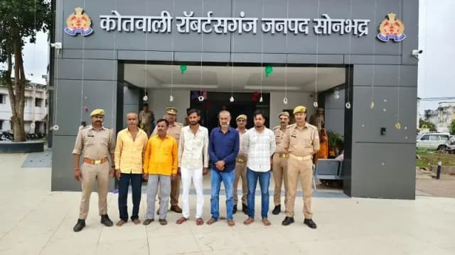 बहुआर में मारपीट व जान से मारने की धमकी के मामले में 5 गिरफ्तार, कुल्हाड़ी बरामद