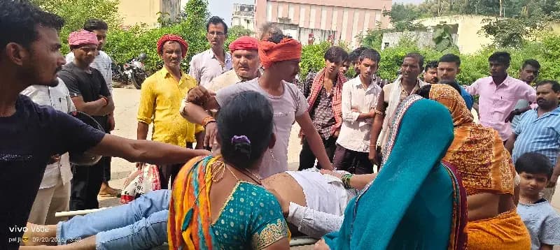 Sonbhadra crime: संदिग्ध परिस्थितियों में दुकानदार ने फांसी लगाकर दी जान, पुलिस जांच में जुटी
