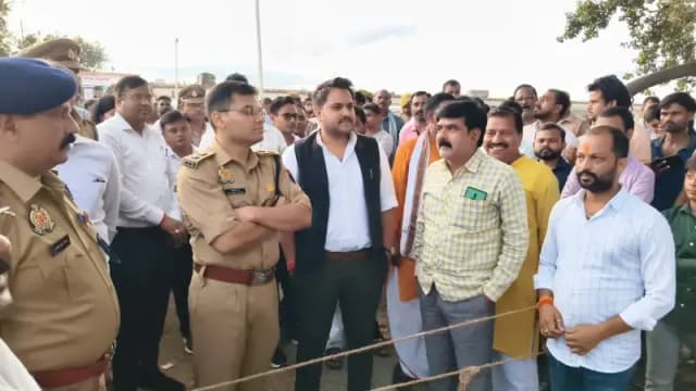 सोन नदी खतरे के निशान से 44 सेंटीमीटर ऊपर, चोपन में डीएम-एसपी ने संभाली कमान