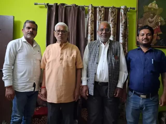 जिले के वरिष्ठ साहित्यकारों ने कवि गोष्ठी में दी एक से एक बढ़कर प्रस्तुति