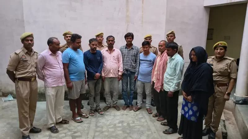 सोनभद्र में वारंटियों के खिलाफ पुलिस का विशेष अभियान, 39 गिरफ्तार