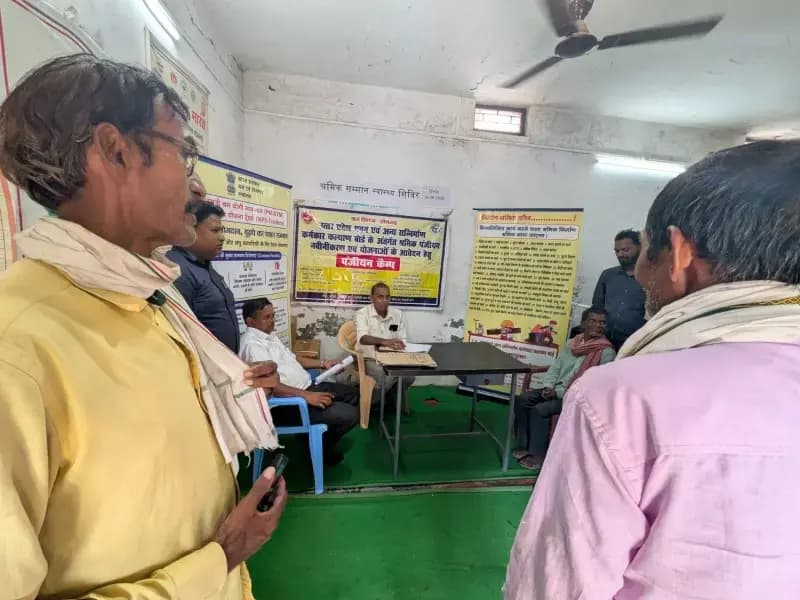 लेबर अड्डे पर लगा श्रमिक सम्मान स्वास्थ्य शिविर, सैकड़ों श्रमिकों की हुई स्वास्थ्य जांच