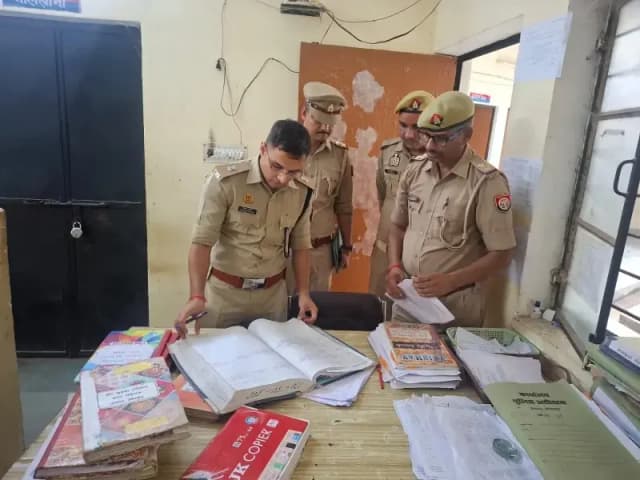 एएसपी ऑपरेशन ऋषभ रुणवाल ने किया शाहगंज थाने का आकस्मिक निरीक्षण
