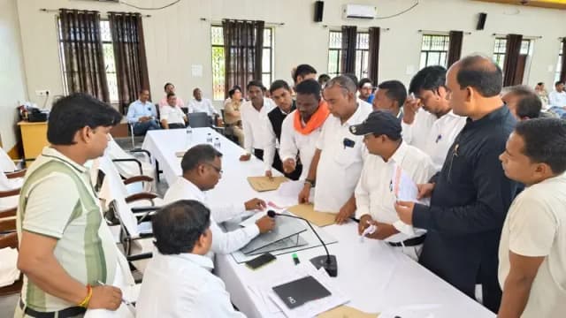 दुद्धी - हर घर जल योजना में पेयजल आपूर्ति सुनिश्चित कराने की मांग, तहसील दिवस में सौंपा प्रार्थना पत्र