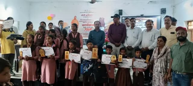 चोपन में ब्लॉक स्तरीय मेधावी छात्र परीक्षा संपन्न, 188 बच्चों ने लिया हिस्सा
