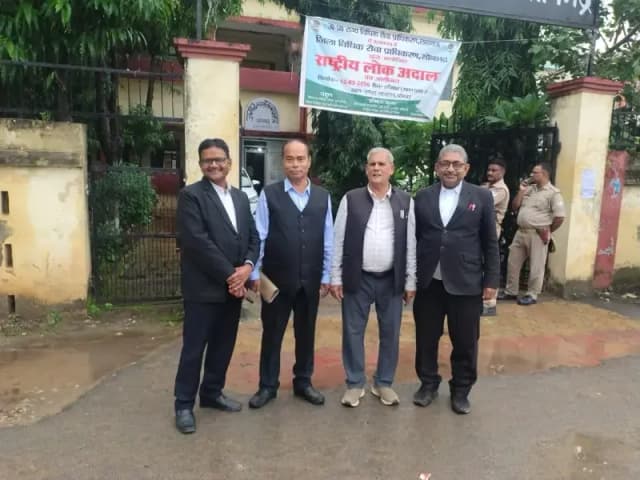 दुद्धी कचहरी के विभिन्न मांगो को लेकर जिलाधिकारी को ज्ञापन सौंपा, सुरक्षा-इंफ्रा व न्यायिक प्रक्रिया में पारदर्शिता की मांग
