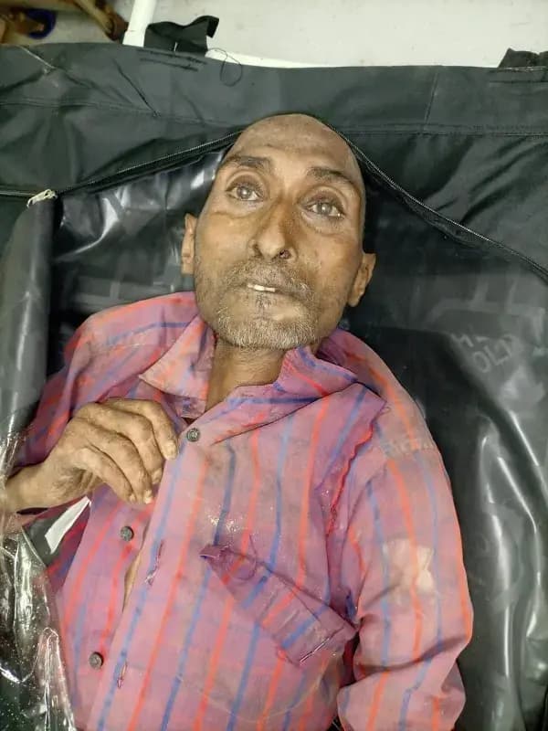 Crime news:फ्लाईओवर के नीचे कपड़ों के ढेर में मिला 60 वर्षीय अज्ञात वृद्ध का शव, जांच में जुटी पुलिस