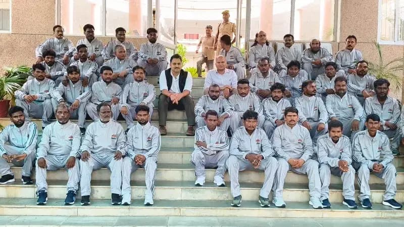 सफाई कर्मियों को मिला ‘दोस्त-मित्र’ का नाम, डीएम ने ट्रैकसूट व जूते देकर पहल का किया शुभारंभ