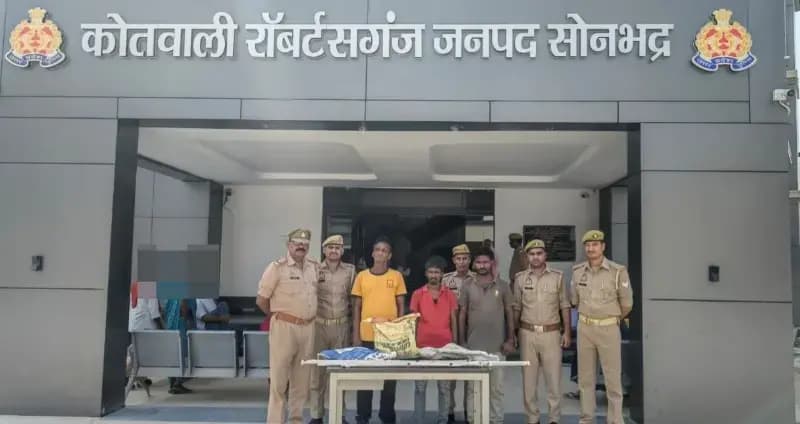 चोरी का खुलासा: चोरी की घटना में शामिल कबाड़ी सहित तीन आरोपी गिरफ्तार,लोहा व ऑटो बरामद