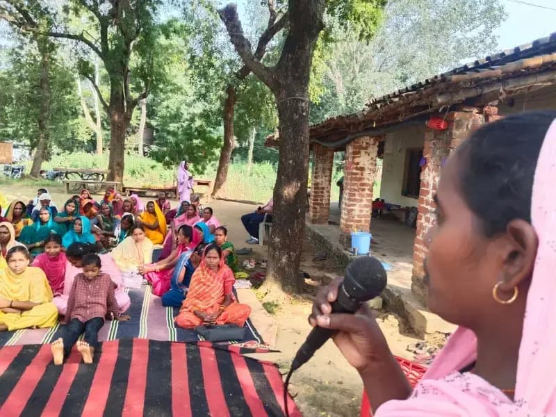 Duddhi:जंगलों, पहाड़ों और नदियों के संरक्षण का ग्रामीणों ने लिया संकल्प