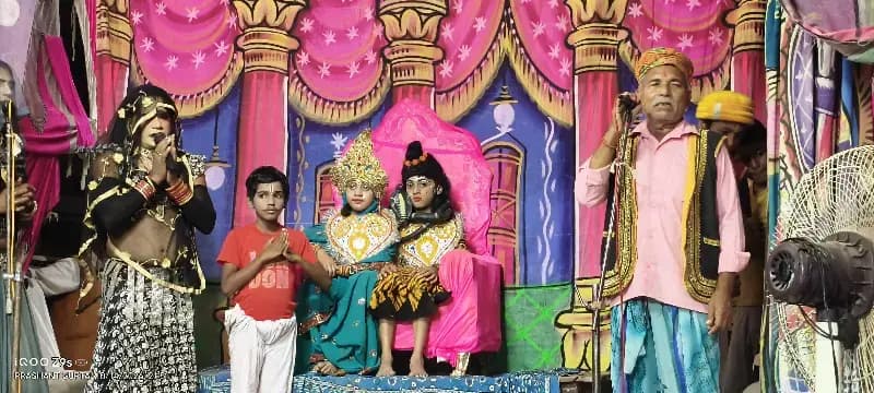 घोरावल की रामलीला में सीता हरण और जटायु-रावण युद्ध का भावुक मंचन, दर्शकों की आंखें हुईं नम