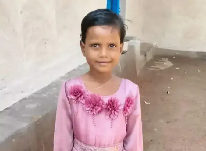 सांप के डसने से छह वर्षीय छात्रा की मौत, परिवार में मचा कोहराम