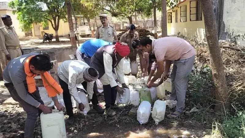 “ऑपरेशन दहन” के तहत सोनभद्र में ऐतिहासिक कार्रवाई — 30.85 करोड़ रुपये के अवैध मादक पदार्थों का विनिष्टीकरण