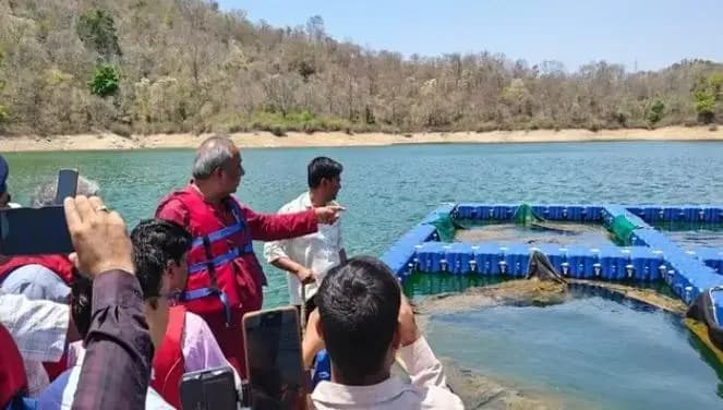 रिहंद बांध में केज कल्चर परियोजना पर मंत्री का छापा — गड़बड़ियों पर फूटा गुस्सा, सख्त कार्रवाई के निर्देश
