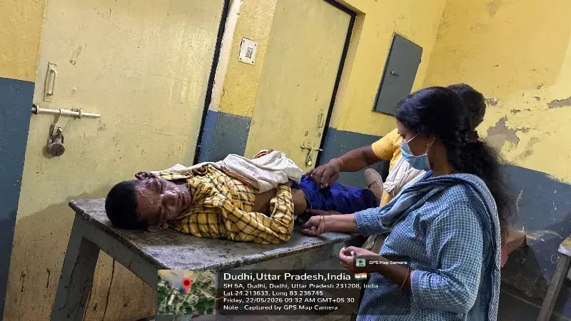 मनबसा चौराहे पर अज्ञात व्यक्ति गंभीर रूप से घायल अवस्था में मिला, सीएचसी में भर्ती