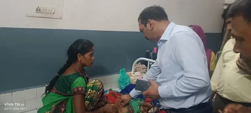 सीएमओ डॉ. रमेश कुमार मिश्रा के प्रथम दौरे में दुद्धी सीएचसी की व्यवस्थाओं की हुई समीक्षा, जल्द सुधार के दिए निर्देश