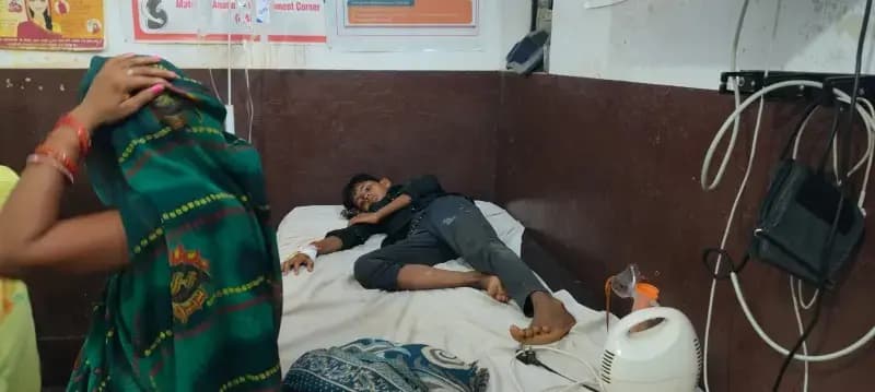 पिता का मोबाइल लेने जा रहे है बच्चे को सर्पदंश,सीएचसी दुद्धी में भर्ती