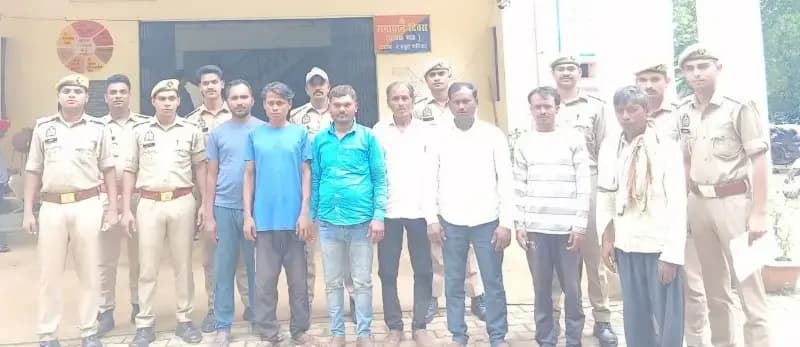 Sonbhadra News : घोरावल पुलिस की बड़ी कार्रवाई: विभिन्न मुकदमों के 7 वारंटी अभियुक्त गिरफ्तार.