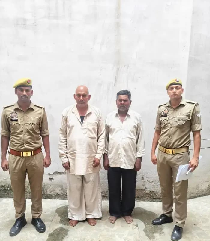 दुद्धी पुलिस ने तीन वारंटी अभियुक्तों को किया गिरफ्तार, न्यायालय में किया पेश