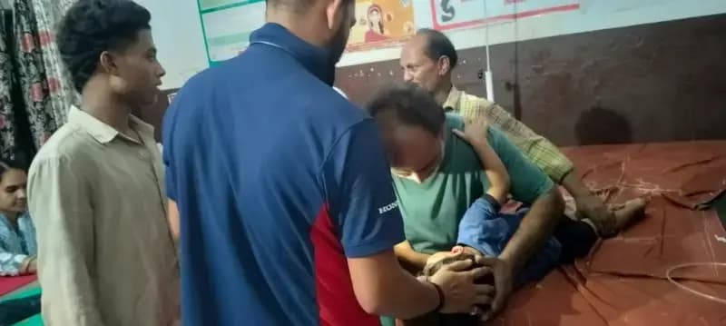 4 वर्षीय मासूम छत से गिरा, सीएचसी दुद्धी से जिला अस्पताल रेफर