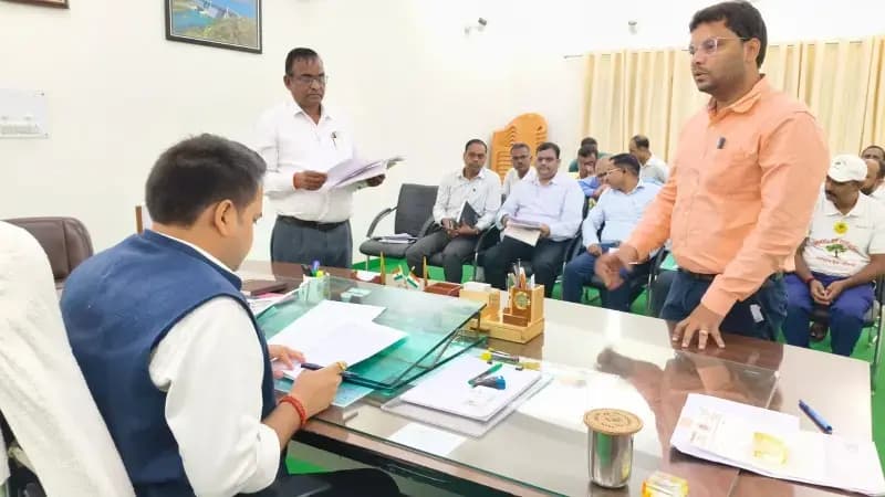 निर्बाध जलापूर्ति सुनिश्चित करने के लिए विद्युत एवं सिंचाई विभाग को कड़े निर्देश