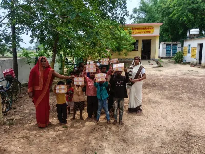 सोनभद्र में संचारी एवं दस्तक अभियान तेज, 1,895 स्कूलों में जागरूकता कार्यक्रम आयोजित
