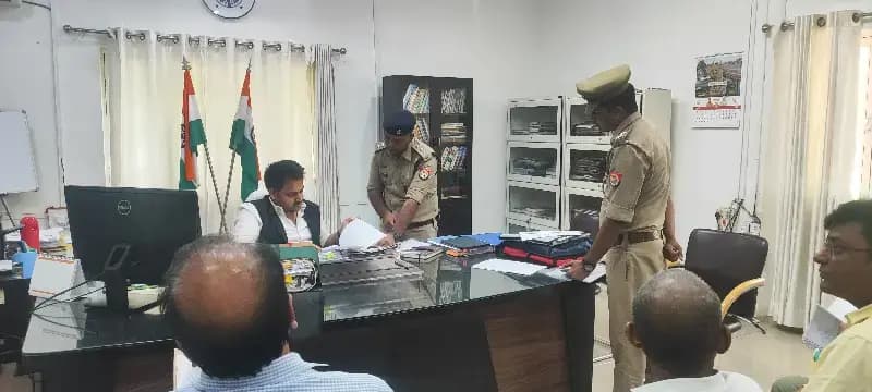 सरकारी अस्पतालों में अग्नि सुरक्षा होगी और मजबूत, डीएम ने दिए सुरक्षा मानकों के कड़ाई से पालन के निर्देश