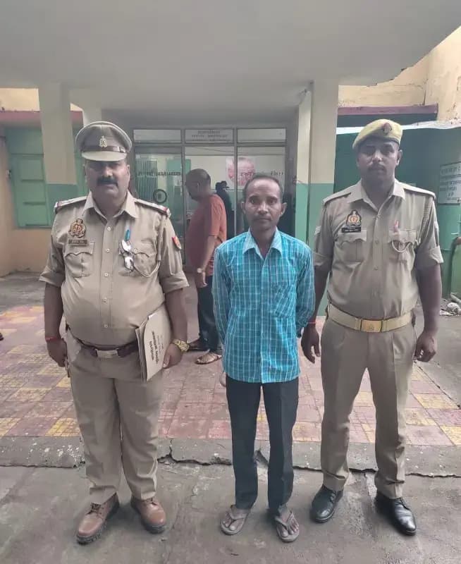 कुल्हाड़ी से जानलेवा हमला करने वाला आरोपी गिरफ्तार, न्यायालय भेजा गया