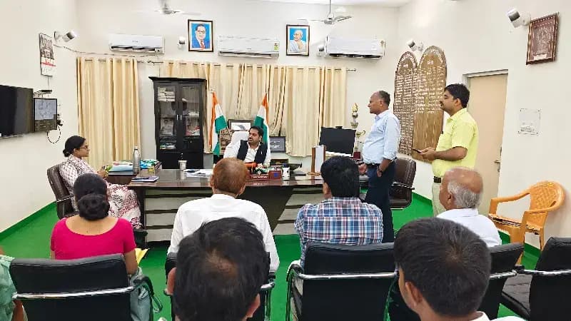 विद्यालयों की बदहाल व्यवस्थाओं पर डीएम सख्त, हर सप्ताह होगा निरीक्षण