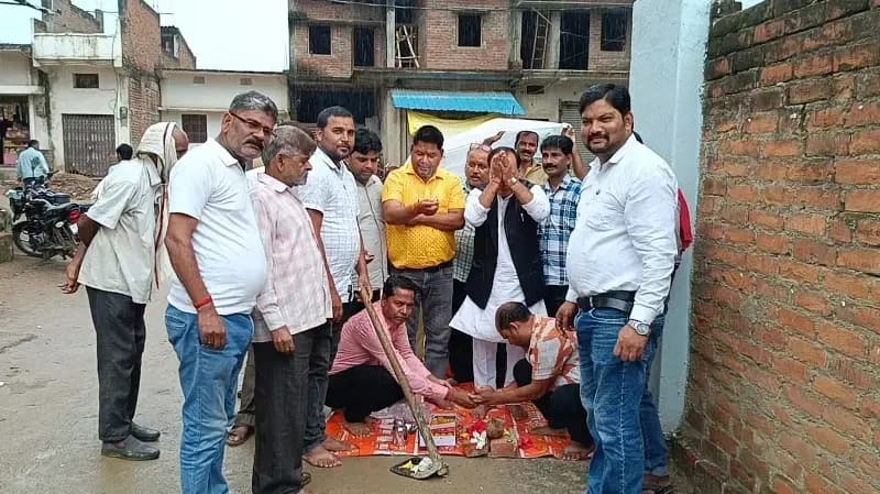82 लाख की लागत से जेम्स स्कूल से स्वीपर बस्ती तक बनेगी सीसी रोड, चेयरमैन कमलेश मोहन ने किया भूमि पूजन