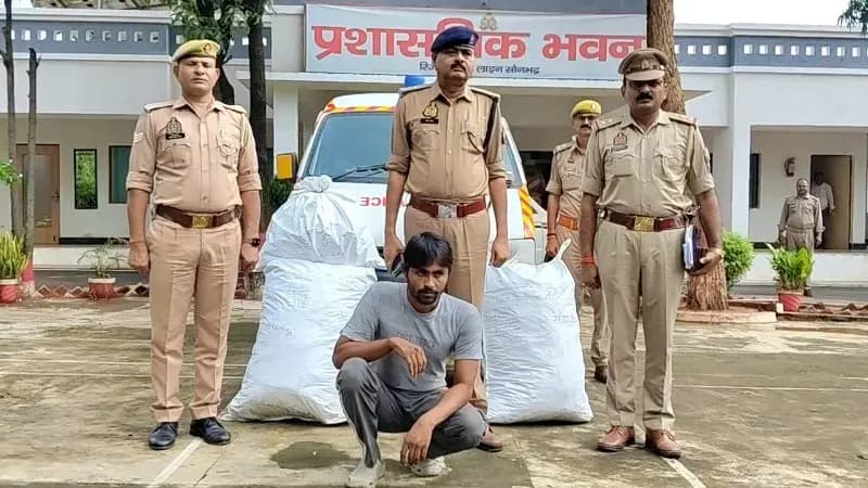 एम्बुलेंस में छिपाकर ले जाया जा रहा 81.300 किलो गांजा बरामद, एक तस्कर गिरफ्तार