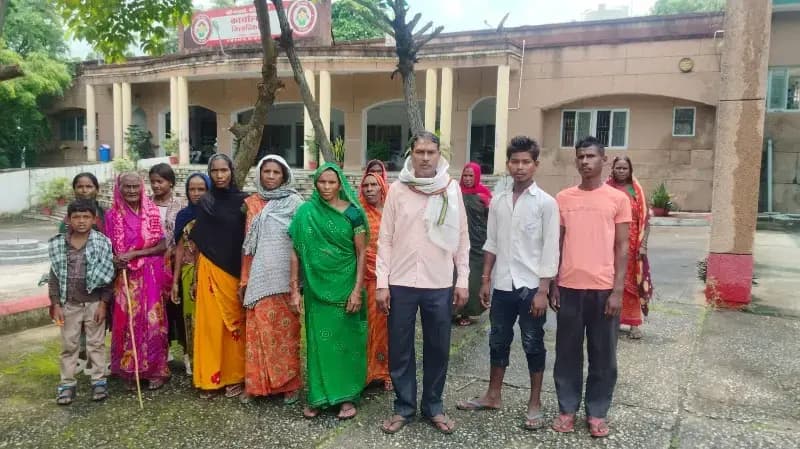 मुख्यालय के ग्राम पंचायत में 20–25 दिनों से बिजली संकट, ग्रामीणों ने विद्युत विभाग पर लगाया लापरवाही का आरोप