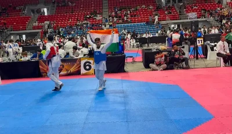 Sonbhadra News : 32 देशों के बीच तिरंगा लहराकर हिण्डालको के कर्मचारी रवि सिंह ने भारत देश के लिए जीता ब्रॉन्ज़ मेडल