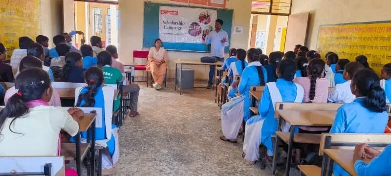 एक्शन एड द्वारा आओ मिलकर छात्रवृत्ति पाए’ अभियान के तहत छात्राओं को छात्रवृत्ति की जानकारी दी गई