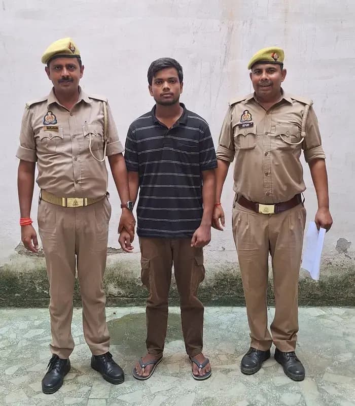 दुद्धी पुलिस ने ₹20 हजार का इनामी वांछित अभियुक्त को किया गिरफ्तार